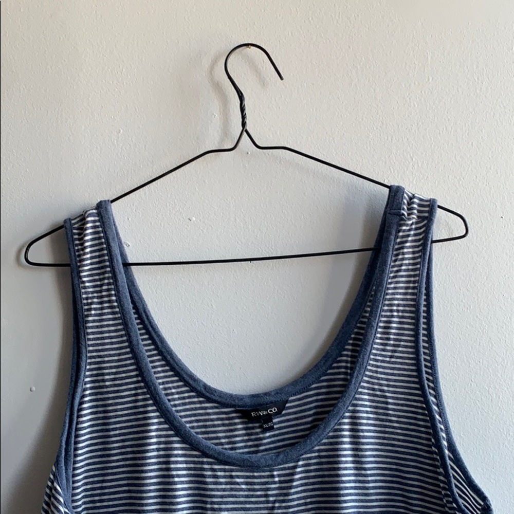 RW&Co Blue & White Striped Tank Top XL .